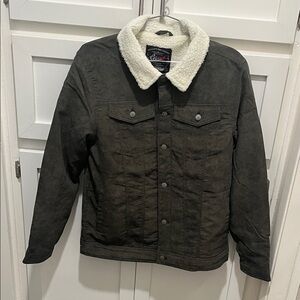 Beautiful giant olive large Jacket with Cream Sherpa Collar